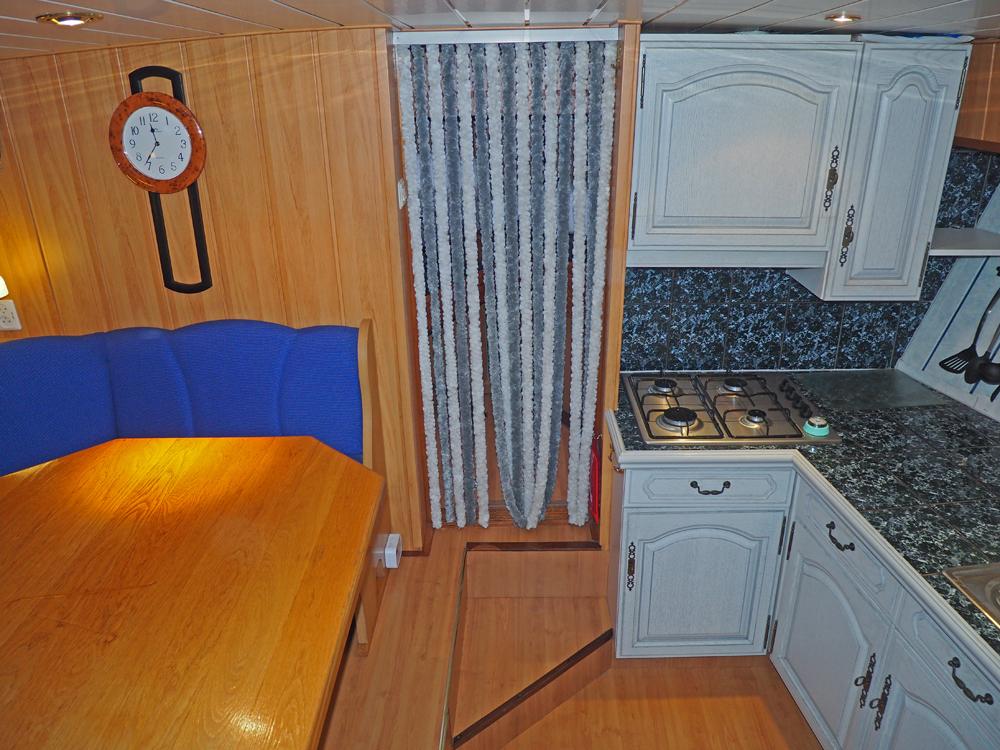 Fore ship, Accommodation